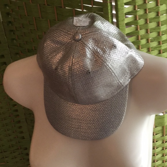 🌹NWT Gorgeous Silver Metiallic Baseball Cap 🌹 - Picture 3 of 6